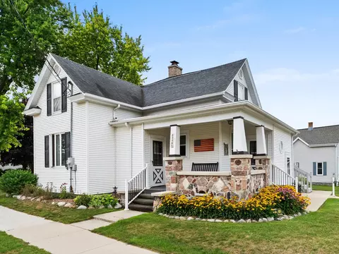 226 S Liberty, Valders, WI 54245