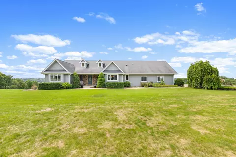 w1967 Mystic Court, Ixonia, WI 53036