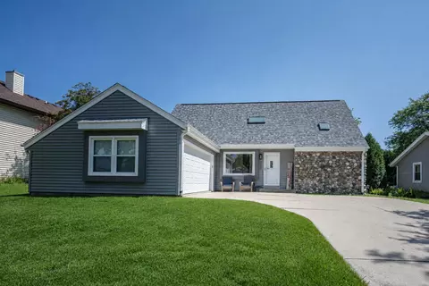 8560 S Sharon, Oak Creek, WI 53154