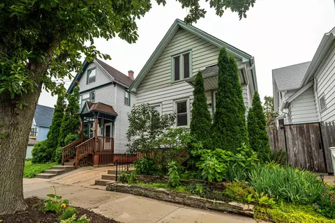 1931 N Bartlett, Milwaukee, WI 53202