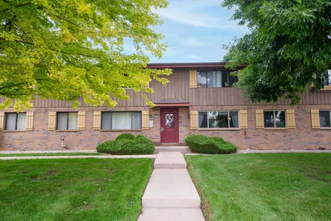 10376 W Whitnall Edge #204, Franklin, WI 53132