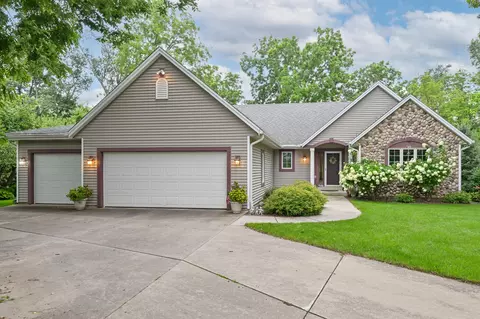 w765 Potters Circle, East Troy, WI 53120
