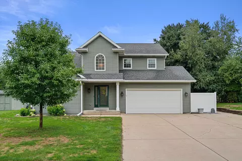 w2224 Oak Ridge Avenue, East Troy, WI 53120