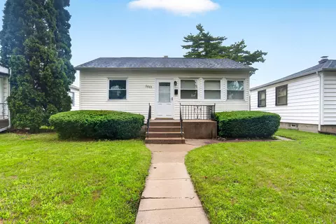 3822 S 19, Milwaukee, WI 53221