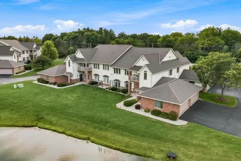827 Cheyenne #D, Grafton, WI 53024