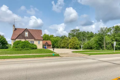 20060 W Greenfield, Brookfield, WI 53045
