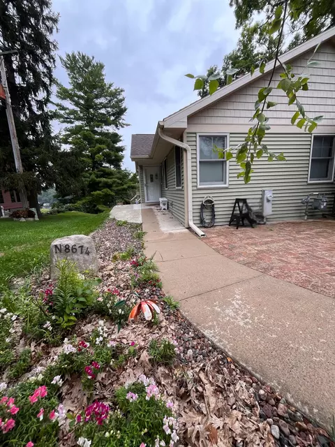 n8674 Wilmers Grove Drive, East Troy, WI 53120