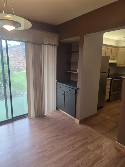 2240 W Good Hope #30, Glendale, WI 53209