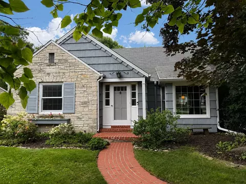 8208 N Santa Monica, Fox Point, WI 53217