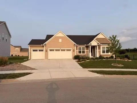 180 Emerald, Saukville, WI 53080