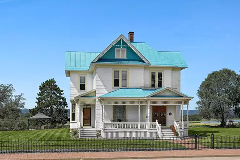 421 2nd, Onalaska, WI 54650