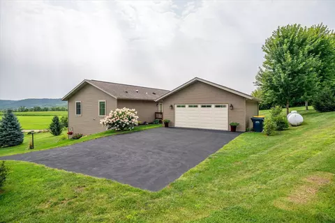 425 Fox Holw, Stoddard, WI 54658