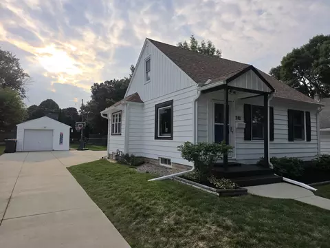 2811 S 88th, West Allis, WI 53227