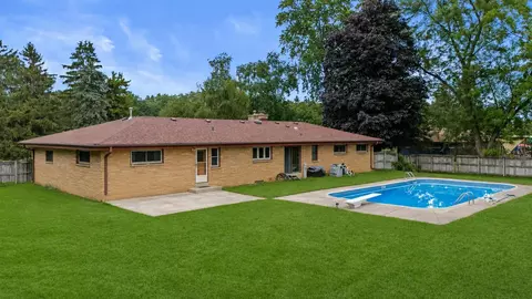 n56w15799 Bette, Menomonee Falls, WI 53051