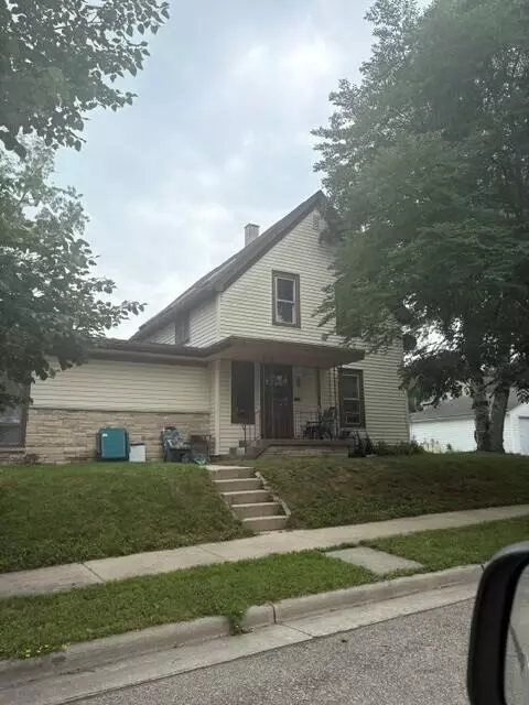 117 E Walters #119, Port Washington, WI 53074