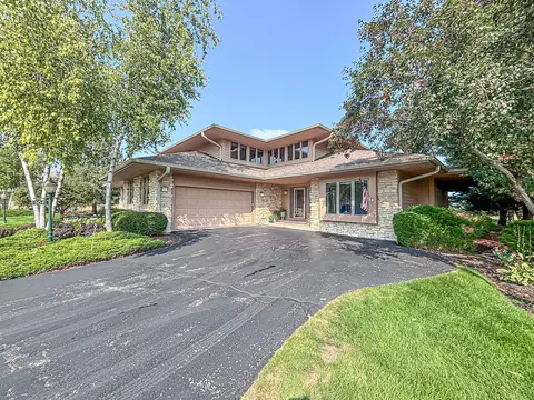 504 N Ponderosa, Hartland, WI 53029