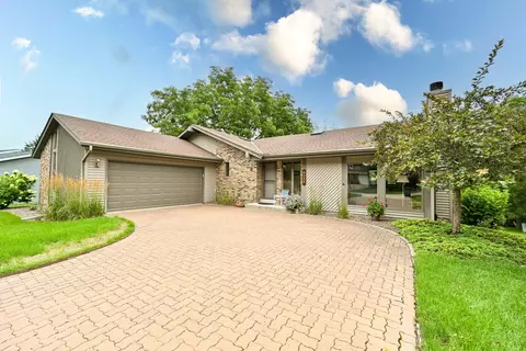 8032 S 66th, Franklin, WI 53132