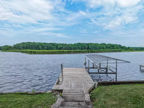 5725 E Peninsula, Waterford, WI 53185