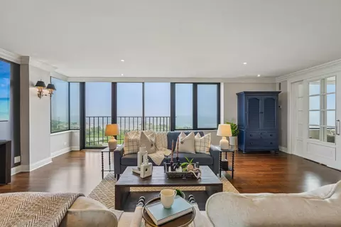 929 N Astor #2706-08, Milwaukee, WI 53202