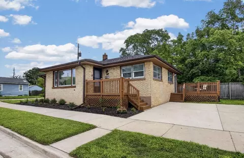 925 Lockwood, Racine, WI 53403