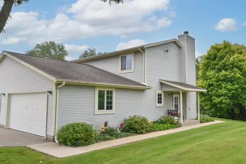 433 Slinger #4, Slinger, WI 53086