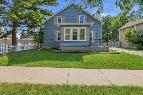 317 E Pleasant, Oconomowoc, WI 53066