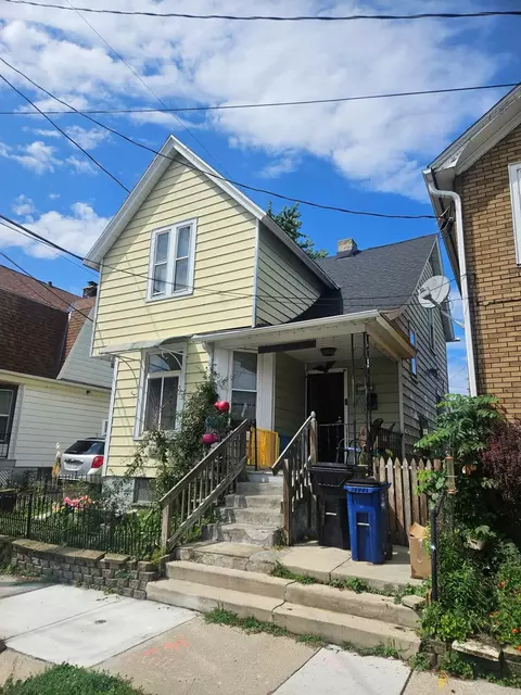 510 Barker, Racine, WI 53402