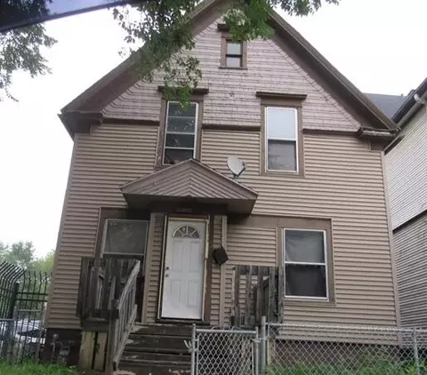 2506 W Fond Du Lac, Milwaukee, WI 53206