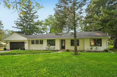 2565 El Rancho, Brookfield, WI 53005