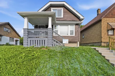 2920 N 27th, Milwaukee, WI 53210