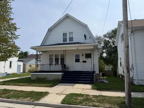 2017 Adams, Two Rivers, WI 54241