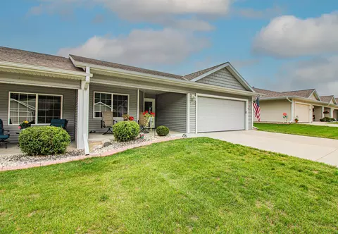 1246 Fieldstone #2, Hartford, WI 53027
