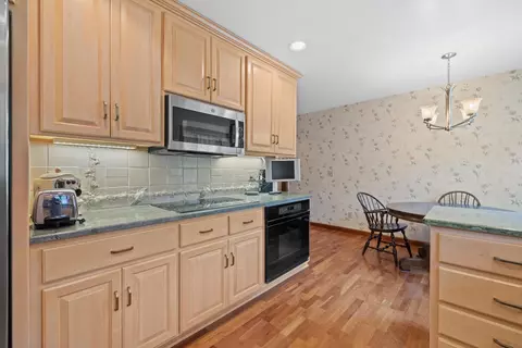 Kitchen - 239 Old Pne, Wind Point, WI 53402 photo 6 of 6