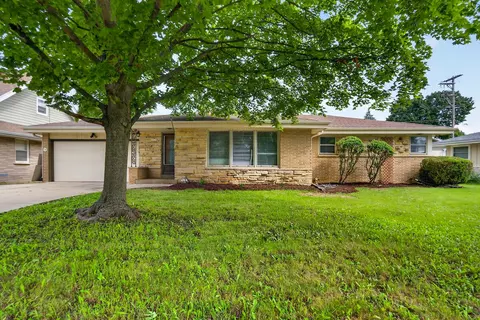 10216 W Burleigh, Wauwatosa, WI 53222