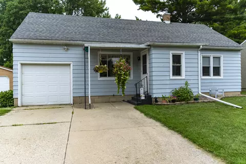 916 Clark, Watertown, WI 53094