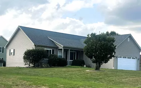 604 S Woodpine, Elkhorn, WI 53121