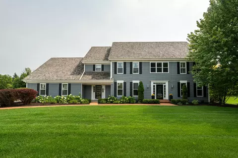 215 E Beechwood, Mequon, WI 53092