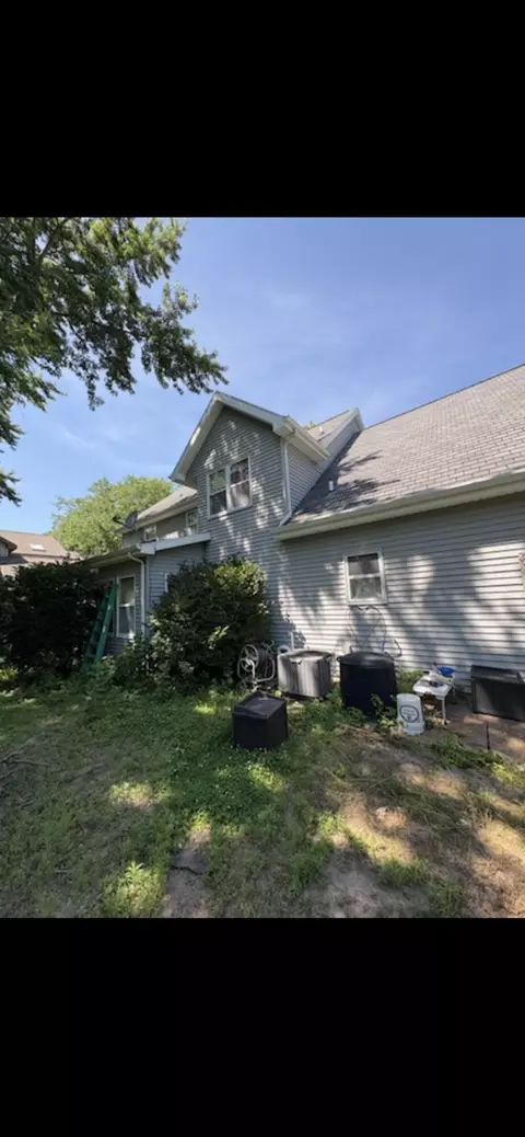 Exterior - 3601 S Barker, Appleton, WI 54915 photo 2 of 3