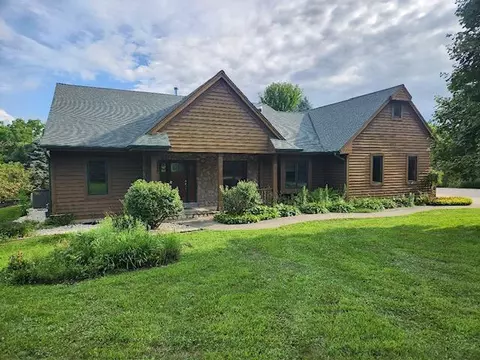 114 Heather, North Prairie, WI 53153