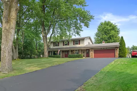 w227s4508 Patricia, Waukesha, WI 53189