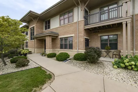 w129n6811 Northfield #107, Menomonee Falls, WI 53051