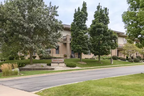 w129n6811 Northfield #107, Menomonee Falls, WI 53051