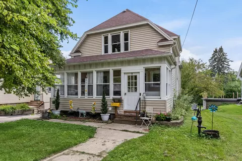 355 W State, Hartford, WI 53027
