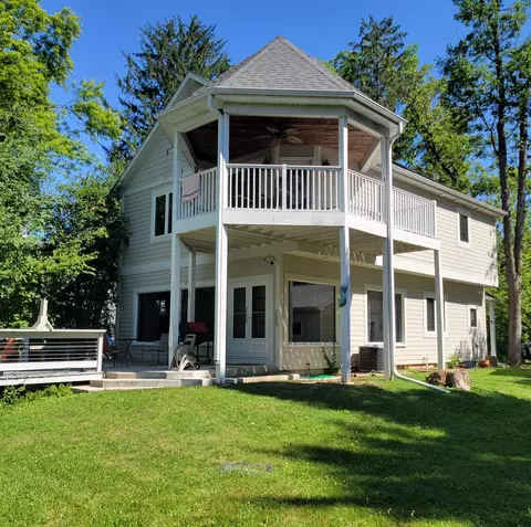 12659 N East Shoreland, Mequon, WI 53092