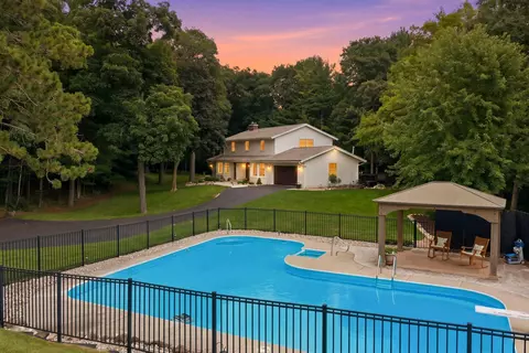 w342s4524 Moraine Hls, Ottawa, WI 53118