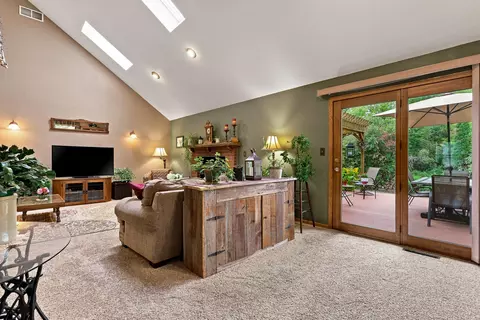 4589 Hunters Gln, Sheboygan, WI 53083