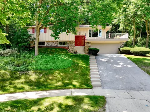 904 Lynne, Waukesha, WI 53186