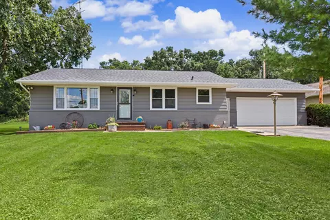 7637 128th, Bristol, WI 53104