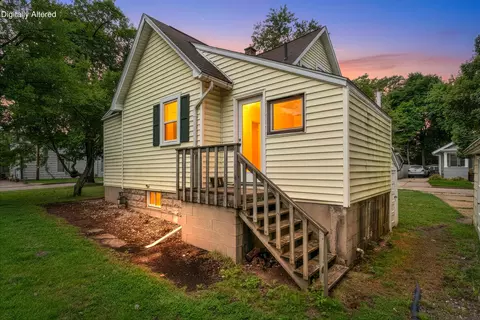 Exterior - 1016 E Vine, Appleton, WI 54911 photo 3 of 6