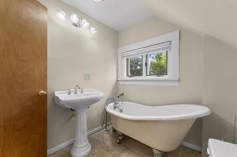 Bath - 1016 E Vine, Appleton, WI 54911 photo 2 of 2